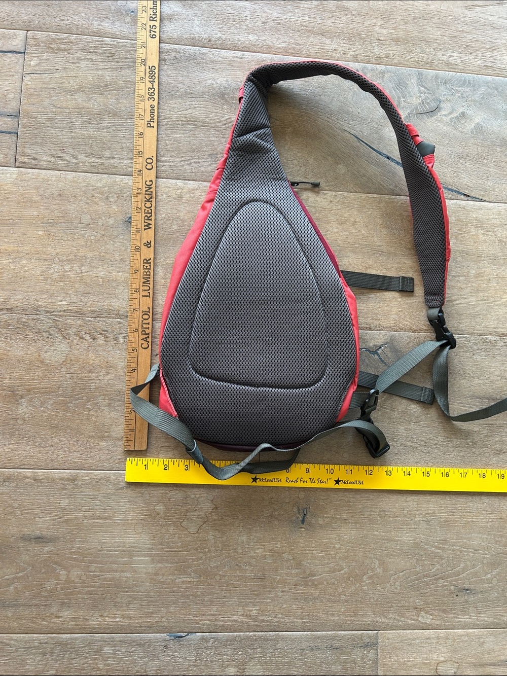 Patagonia Red and Burgundy Sling Belt Bag - Picture 4 of 4